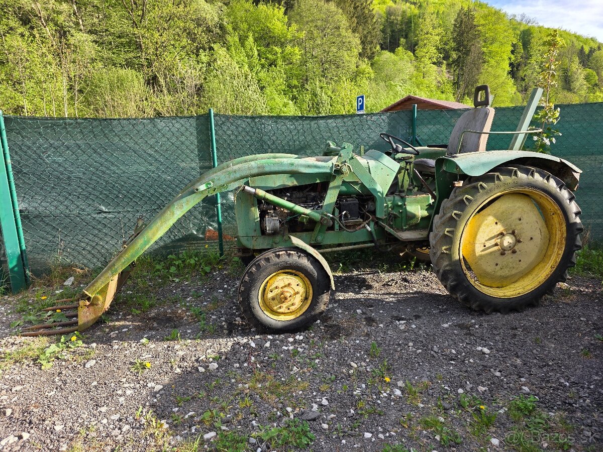 Traktor johndeer