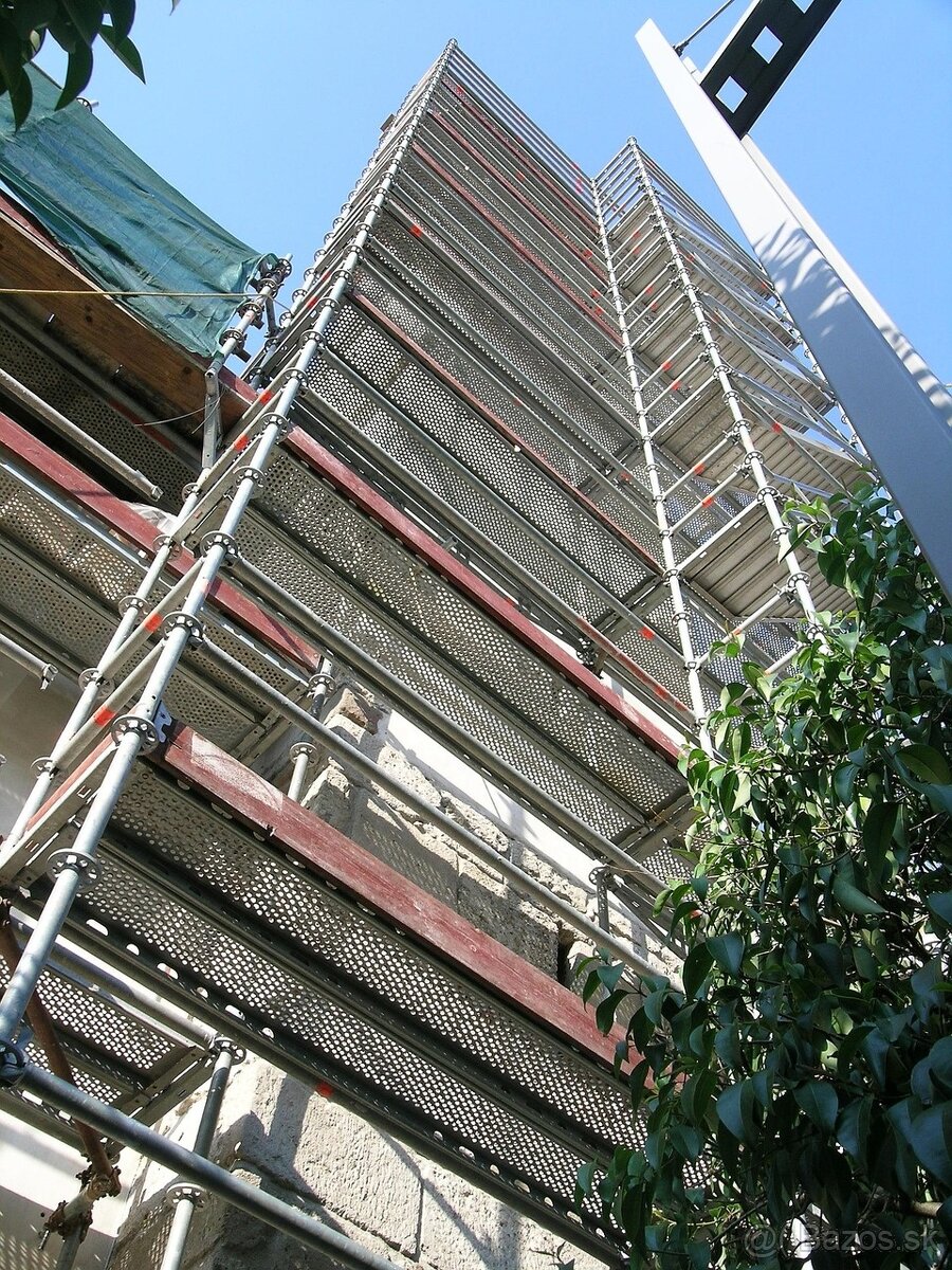 🔧 HĽADÁME ZHOTOVITEĽA NA FASÁDNE LEŠENIA 🔧