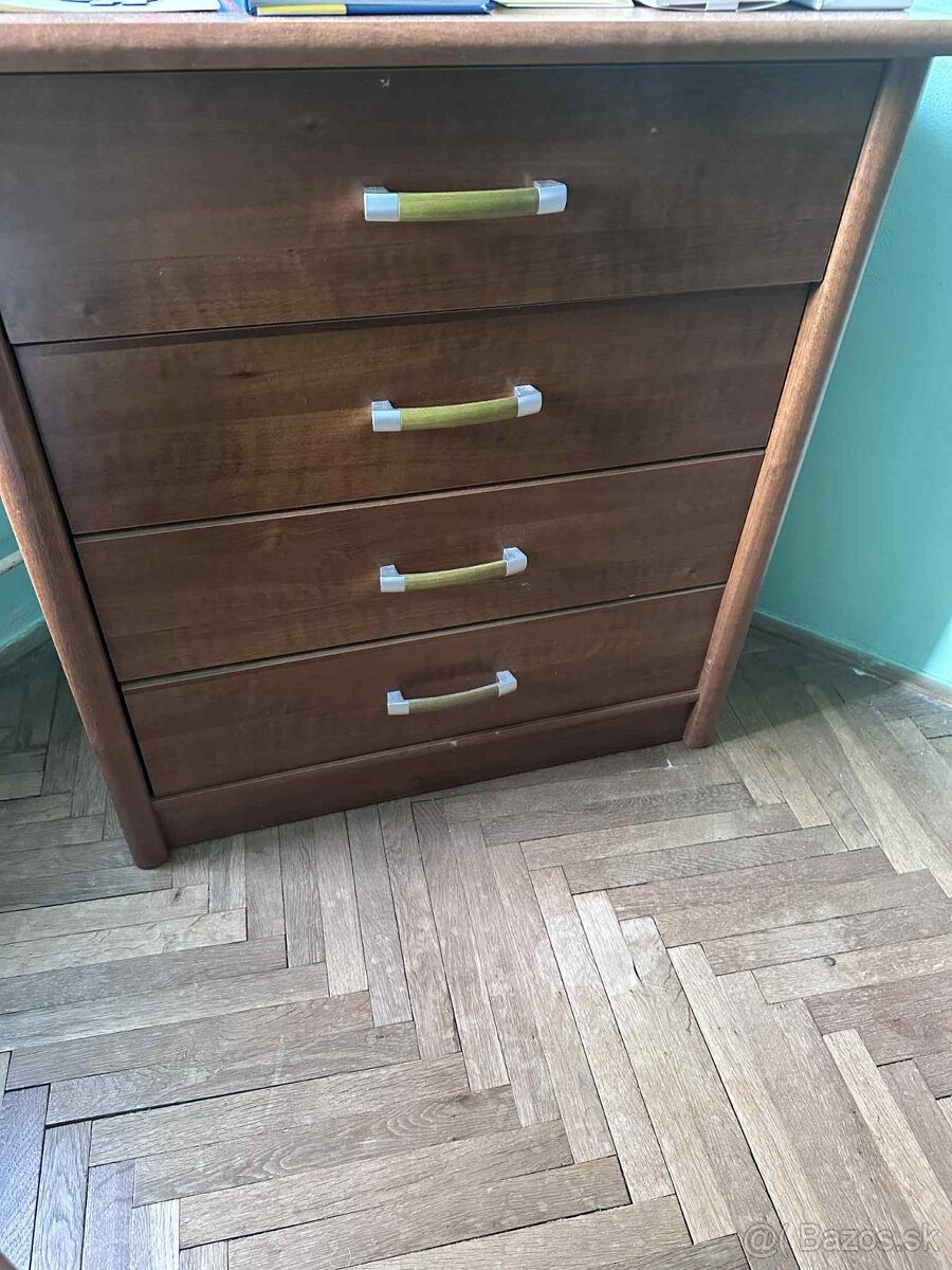 Predám 4 kusy nábytku
