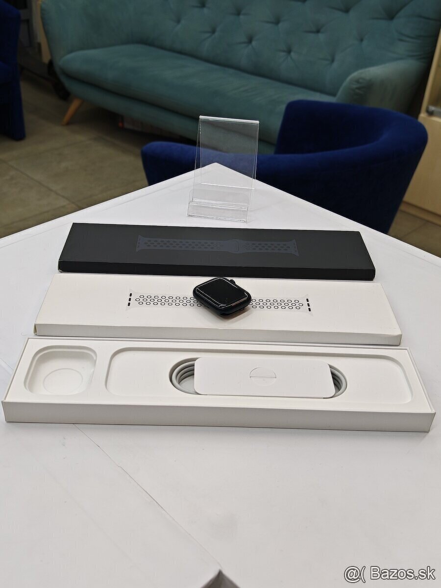 Apple Watch 7 45 mm | ZÁRUKA