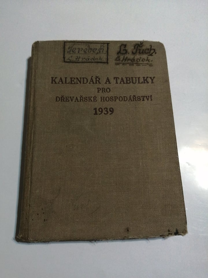 Kalendář a tabulky pro dřevařské hospodářství 1939--Rok vydá