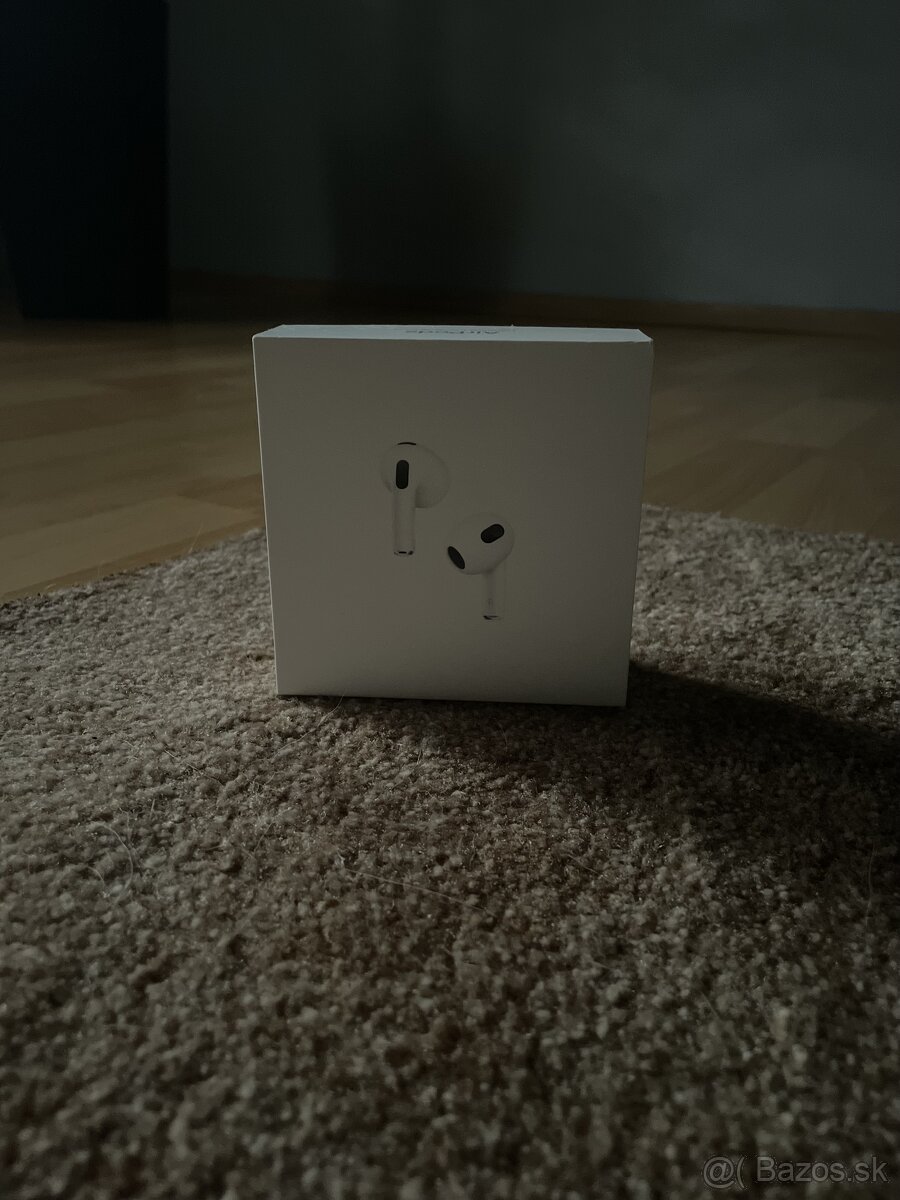 Apple Airpods 3. gen - s bločkom