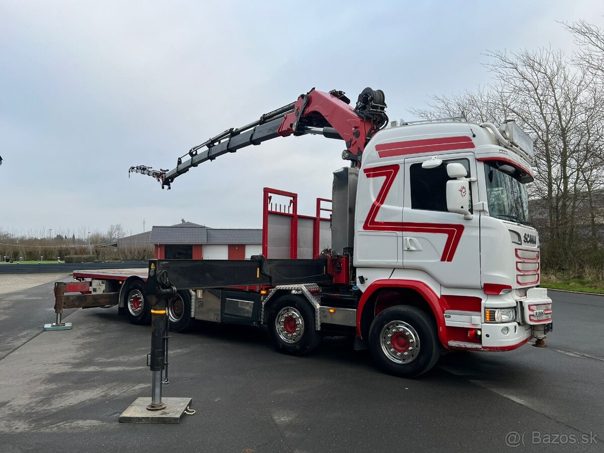 Nadrozmerná preprava s hydraulickou rukou