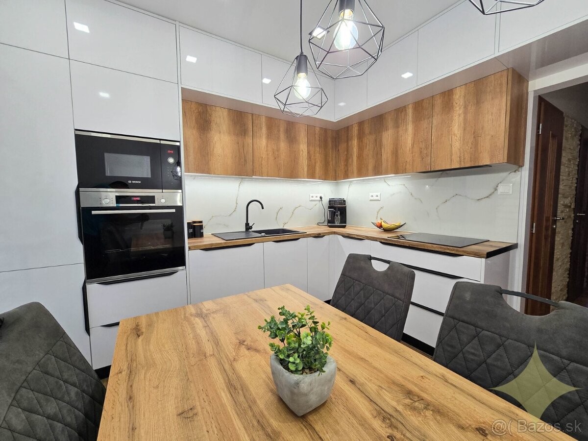 PREDANÉ. 3 izbový byt, Partizánske, Šípok.