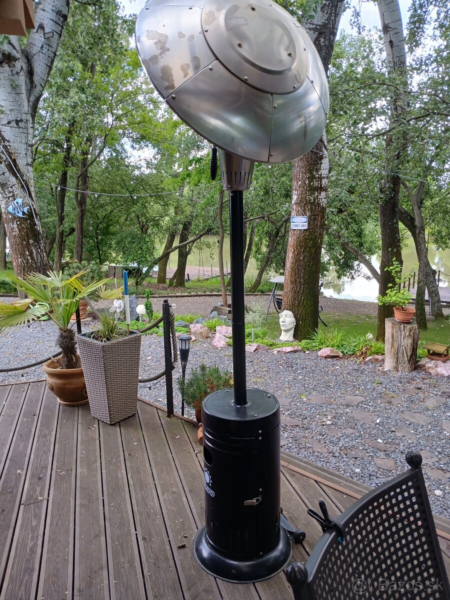 Plynovy stojanovy ohrievac