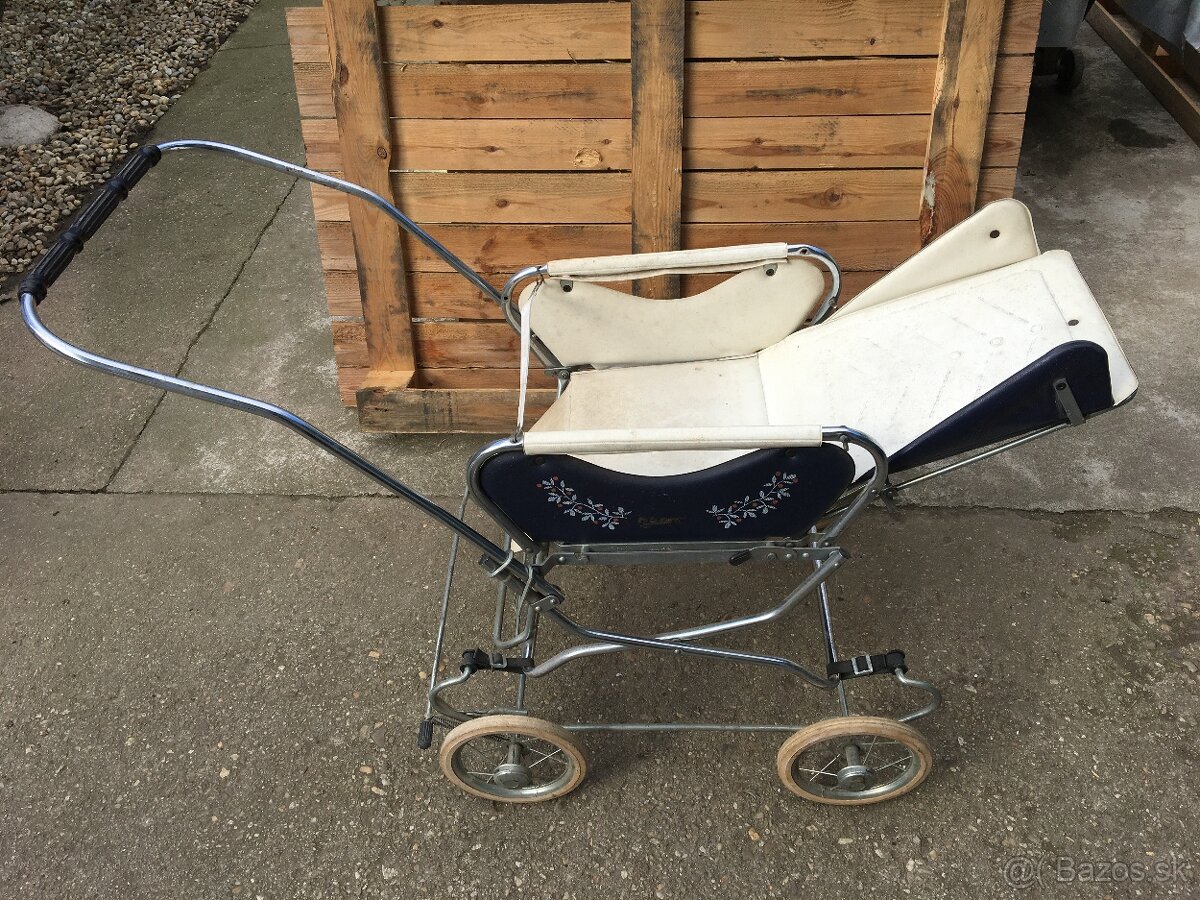 Retro kočík,a retro kufrík