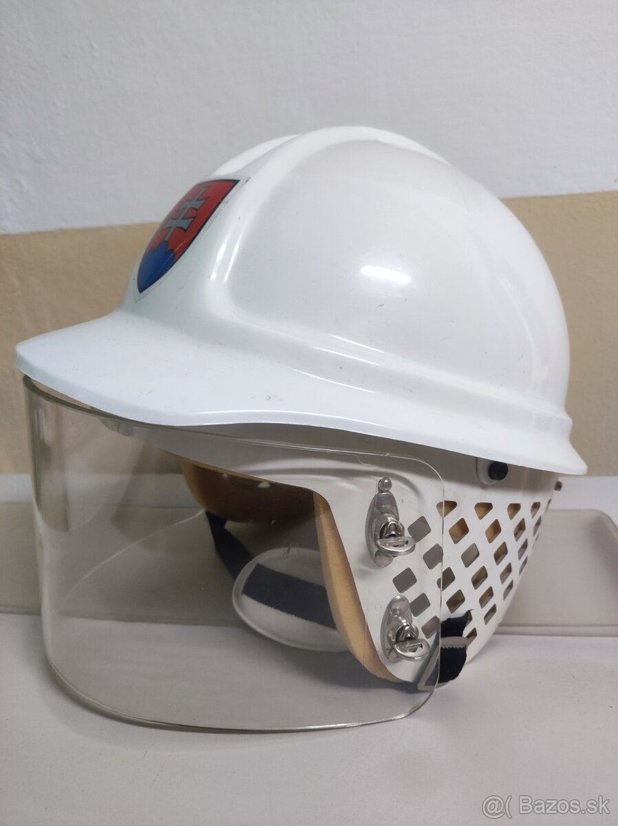 Zásahová policajná prilba