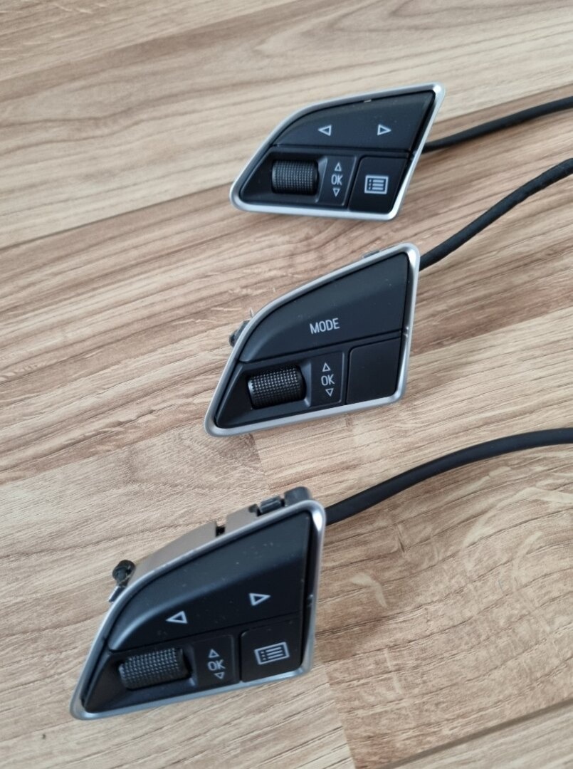 AUDI TLACIDLA MULTIFUNKCIE DO VOLANTU