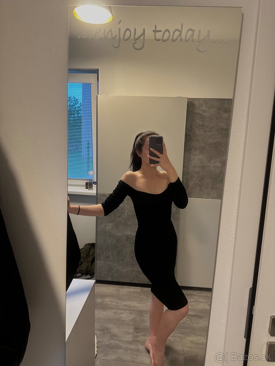 Elegantne čierne šaty