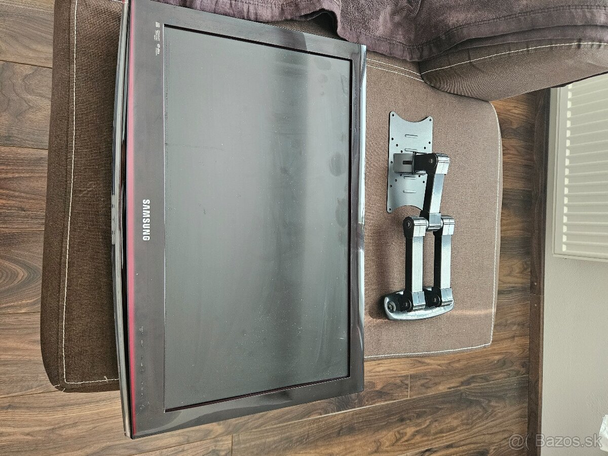 Televízor Samsung 66cm uhlopriečka