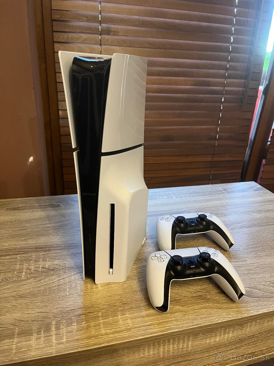 Playstation 5 Slim mechanika + 2 Dualsense