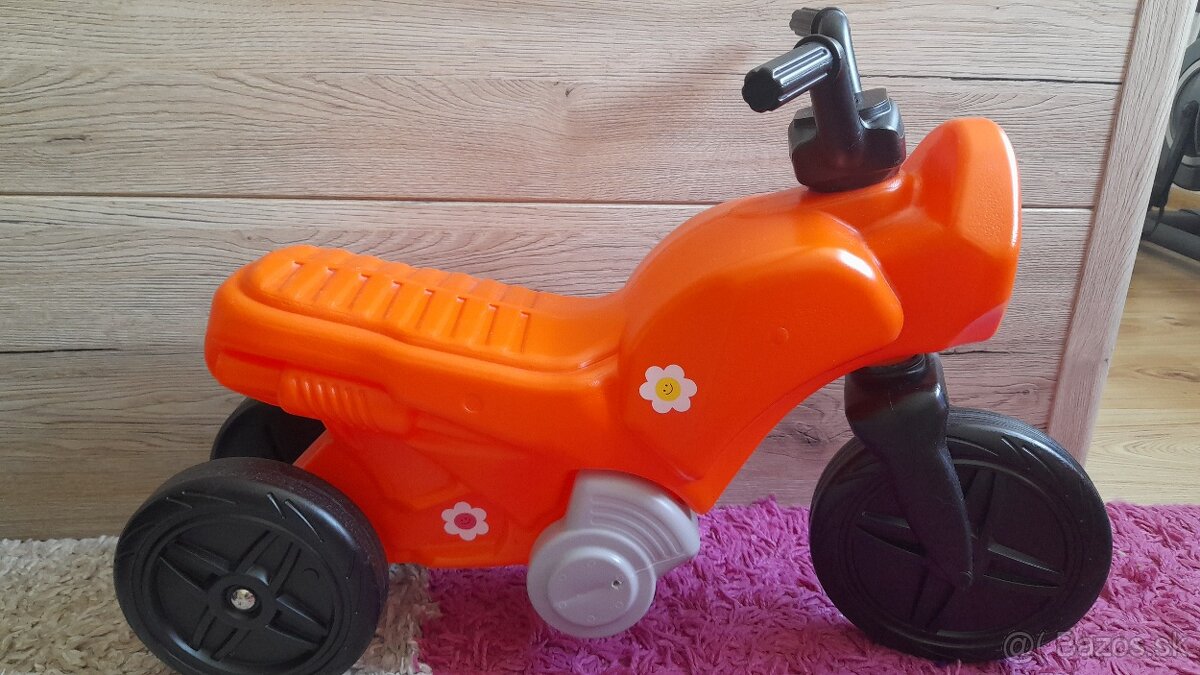 Motorka odrážadlo.