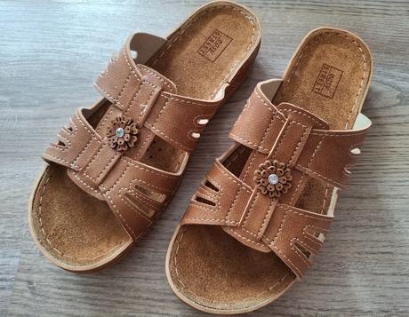 Dvakrát obuté dámske šľapky Easy Street 40, Deichmann