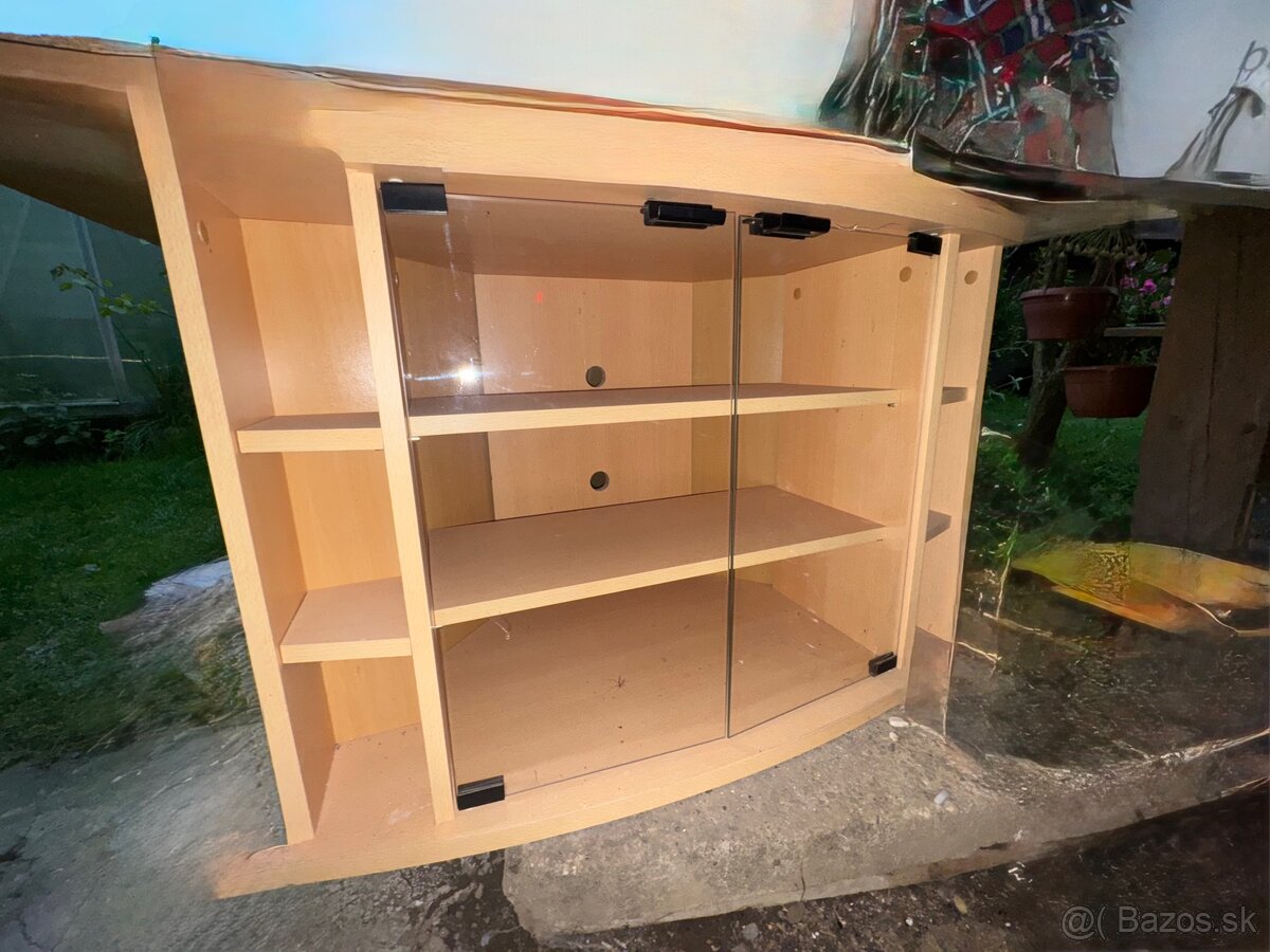 Skrinka pod TV
