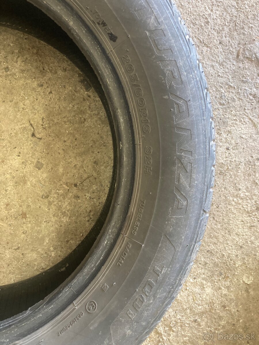 Bridgestone Tirana T001