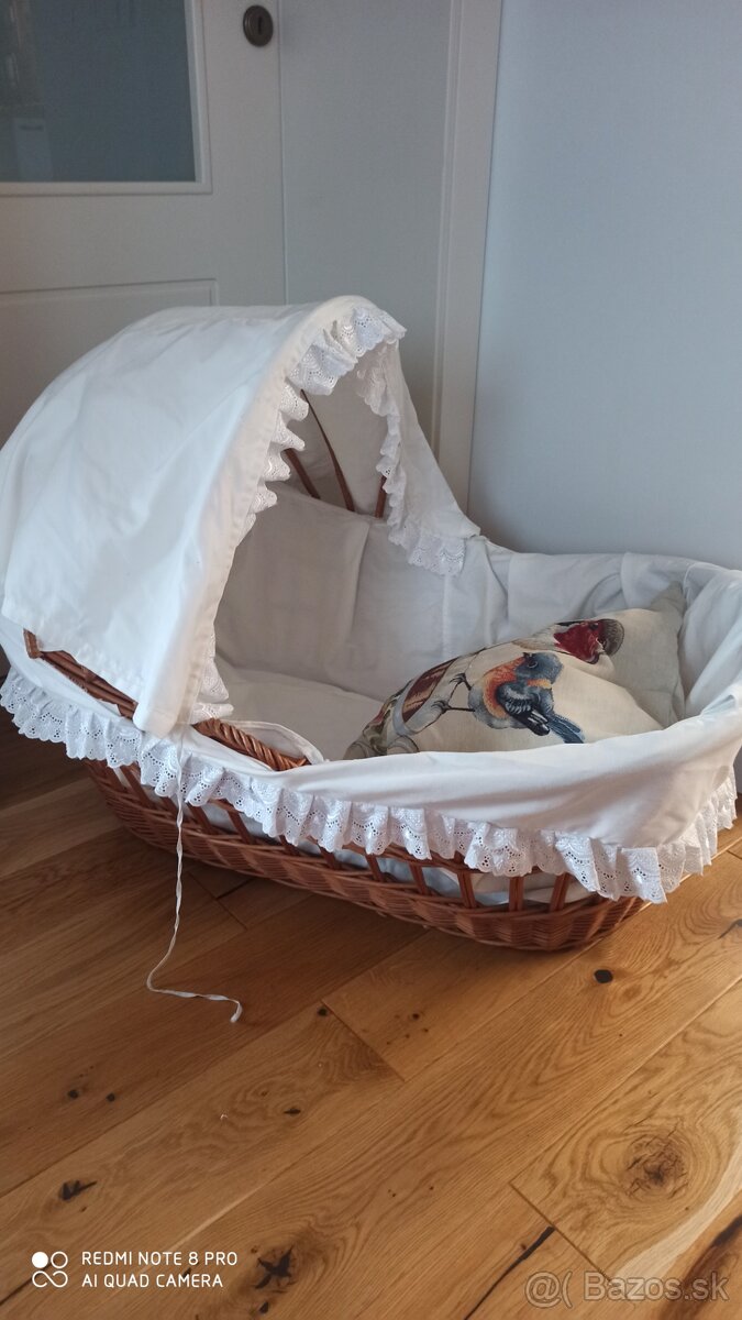 Prútený košík pre babatko