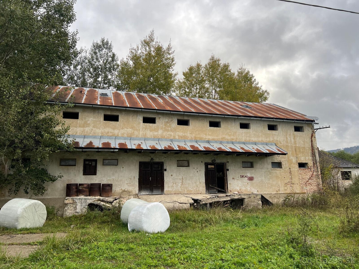 Na predaj budova v obci Závadka nad Hronom na viacúčelové vy