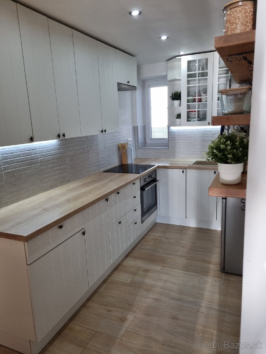 3-izbový byt Sihoť Hodžova ul.