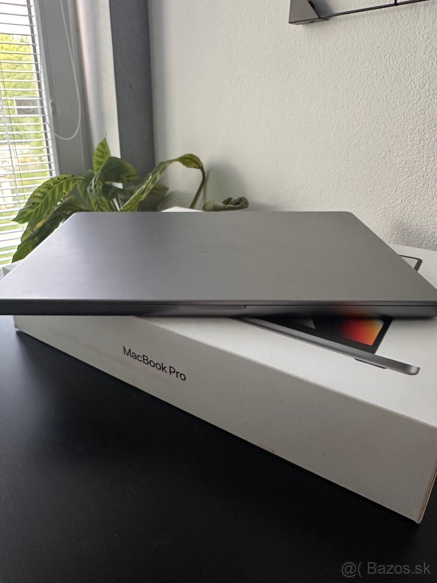 MacBook Pro 16” M1 MAX 32GB RAM 1TB