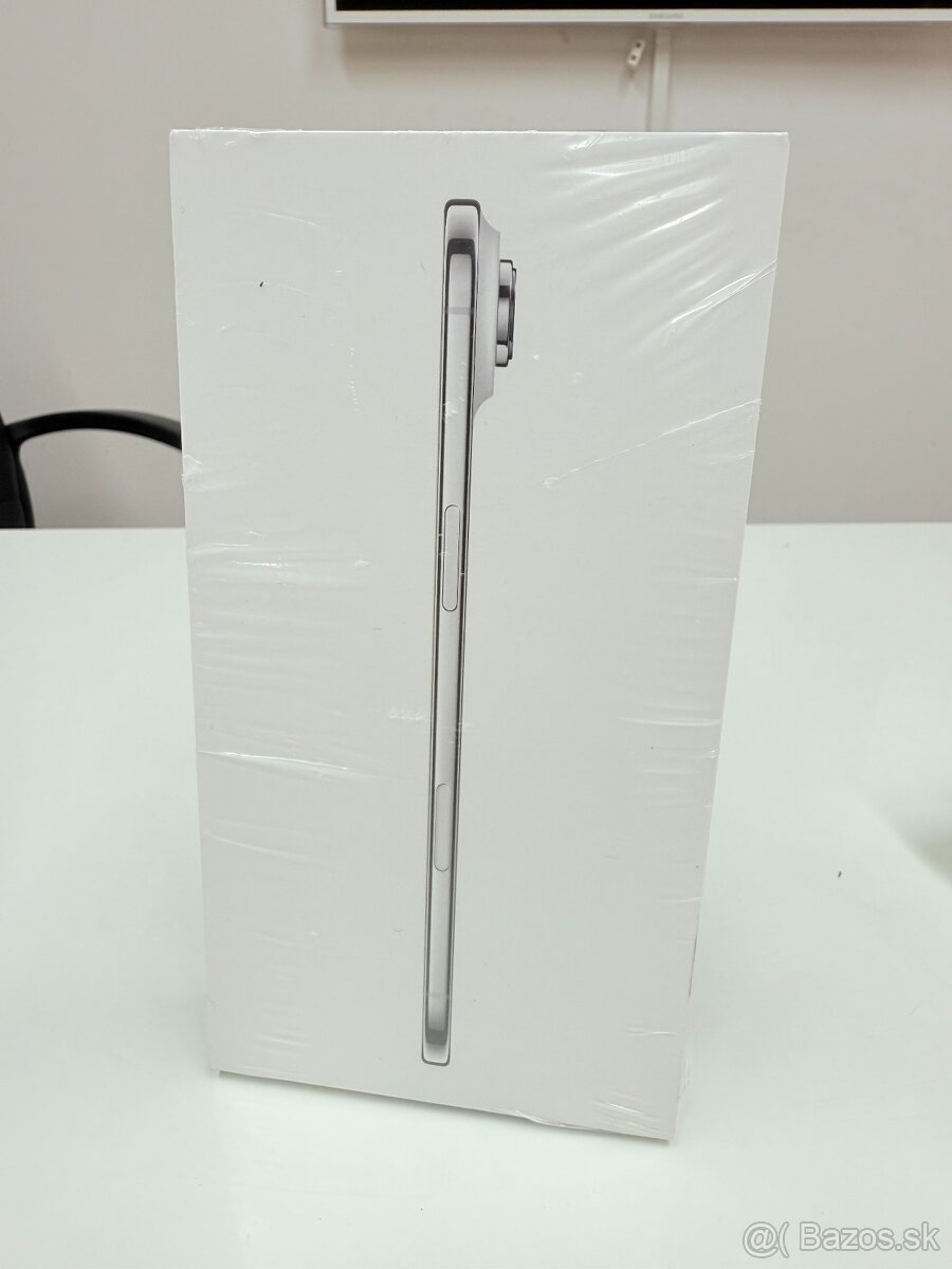 Predám iPhone Air 256GB čierny alebo biely