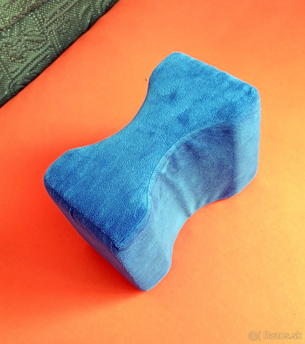 Ortopedický vankúš medzi kolená