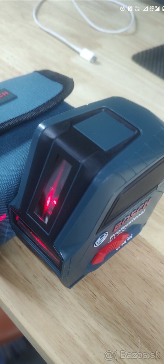 Predám 2x akú skrutkovač Bosch profi a laser