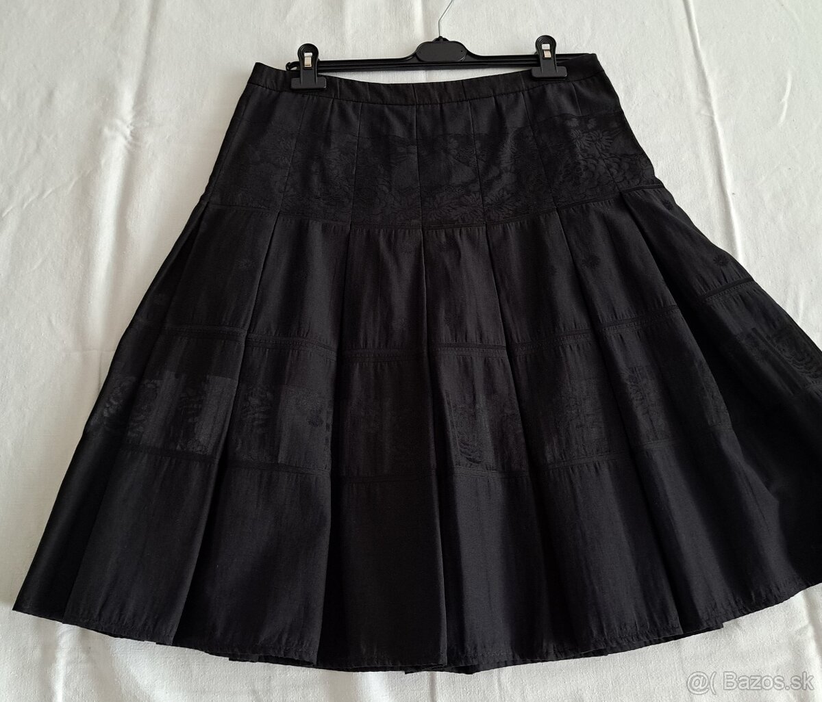 Predám čiernu sukňu č. 40