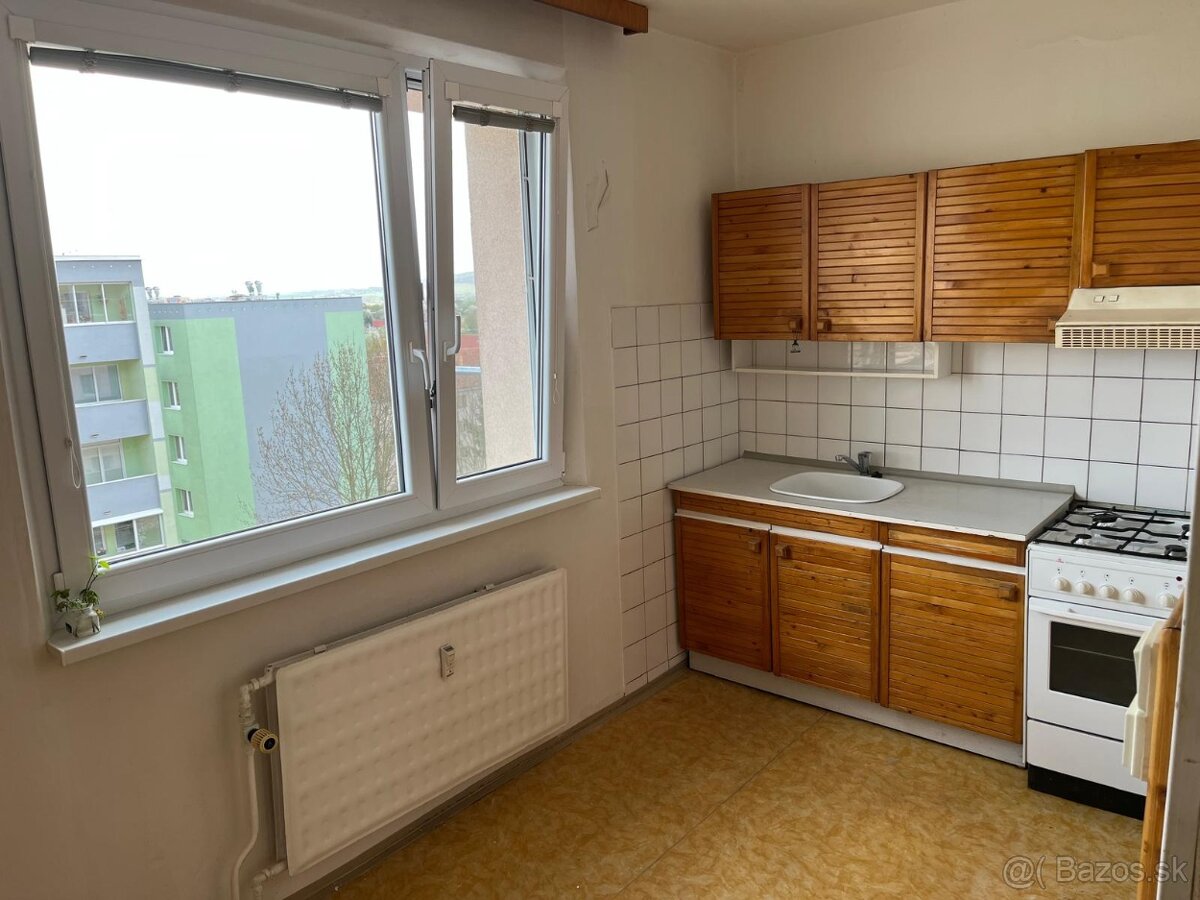 REZERVOVANÝ _ PREDAJ - 2,5 izbový byt, Sabinov