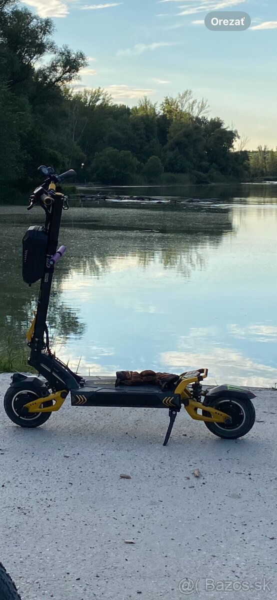 Predám Elektrickú kolobežku VSETT 10+
