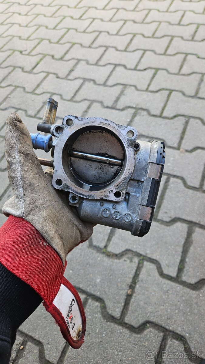 Audi a4 b6 3.0 v6 asn 162kw škrtiaca klapka 078133062B
