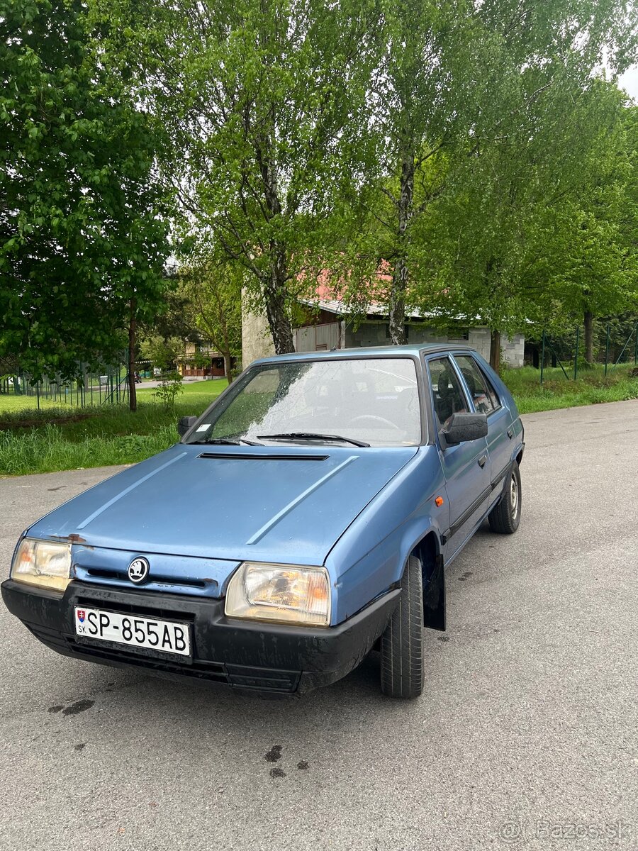 Predám Škodu Favorit 1993 – 98 000 km, nová STK a EK