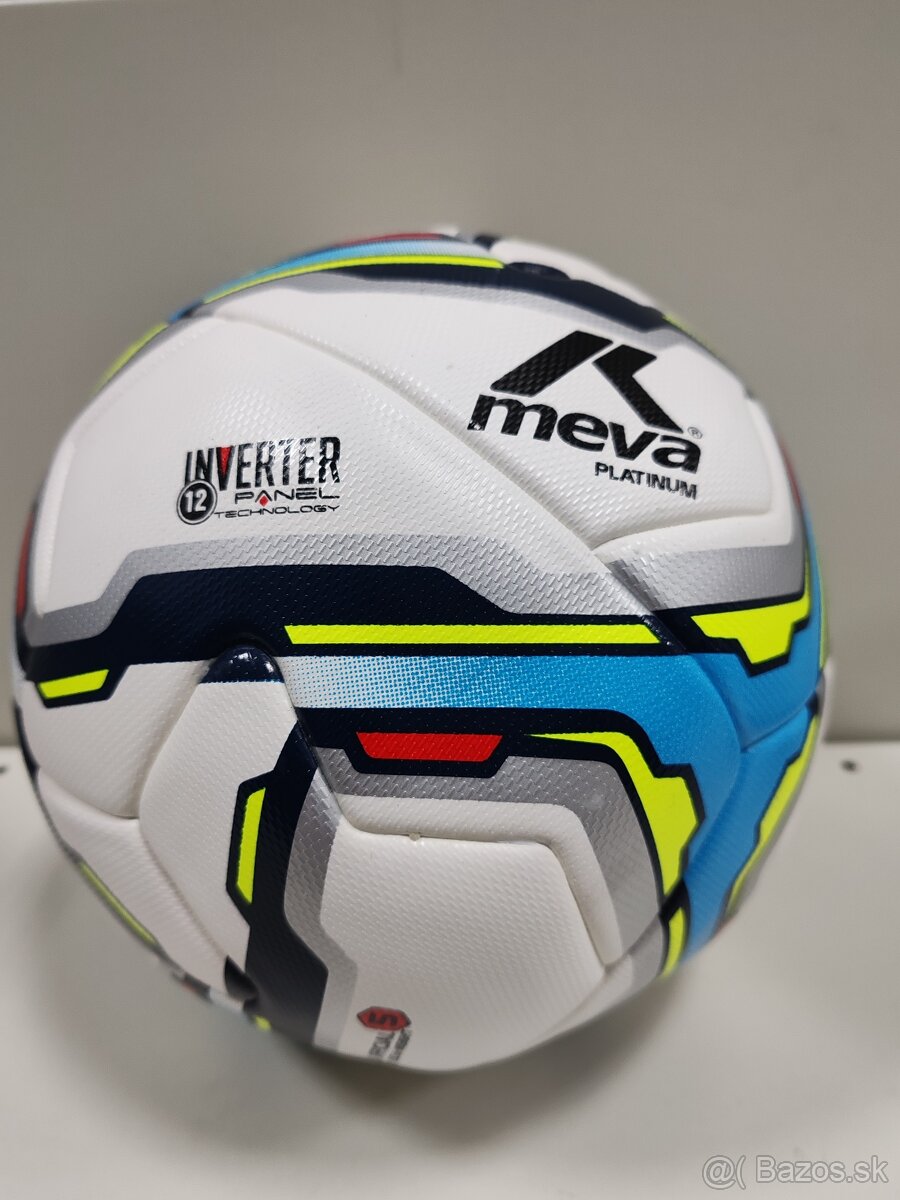 Futbalova lopta meva platinum Thermo Bonded