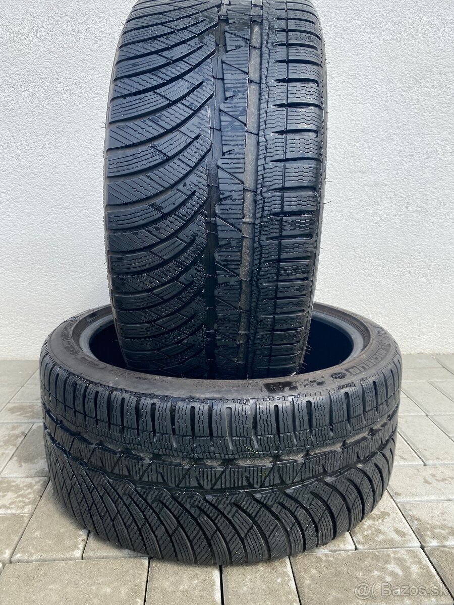 255/35 R19