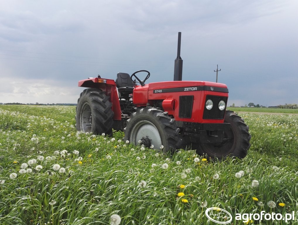 Kúpim Zetor 5745