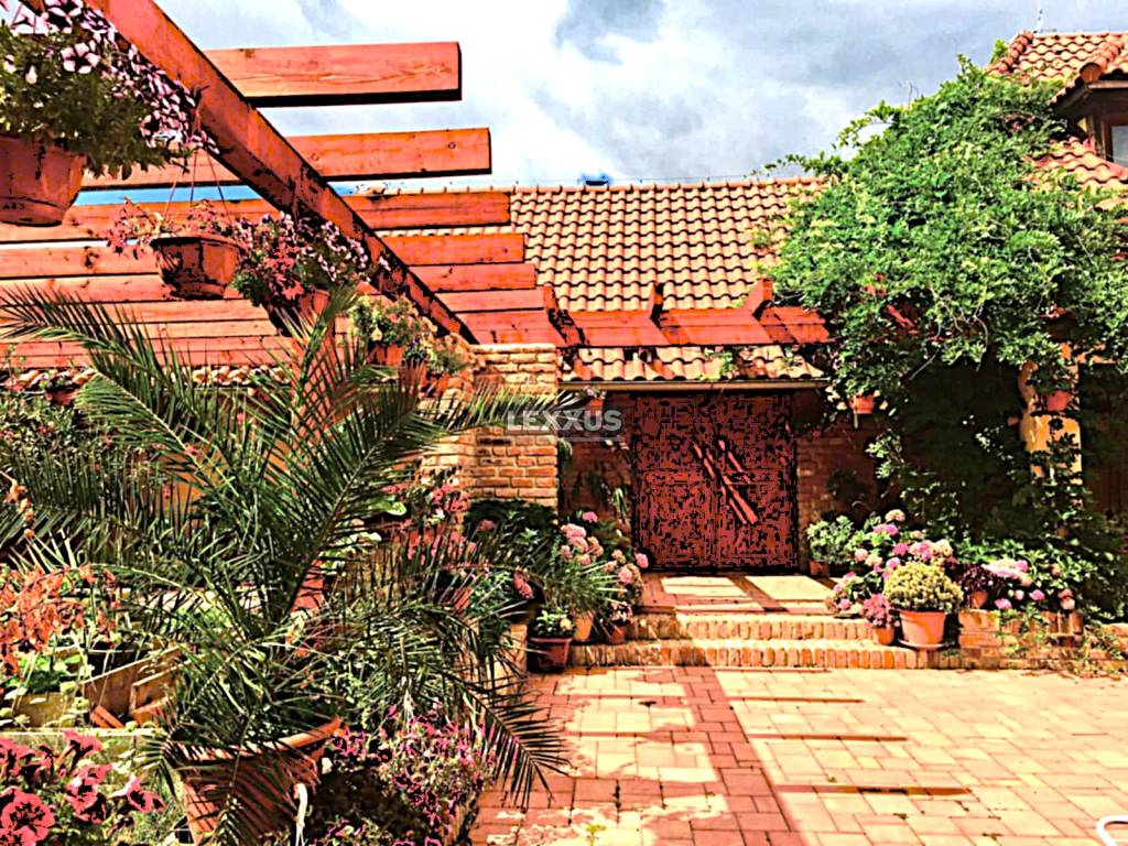 | exkluzívna vidiecka rodinná usadlosť, Lučenec.