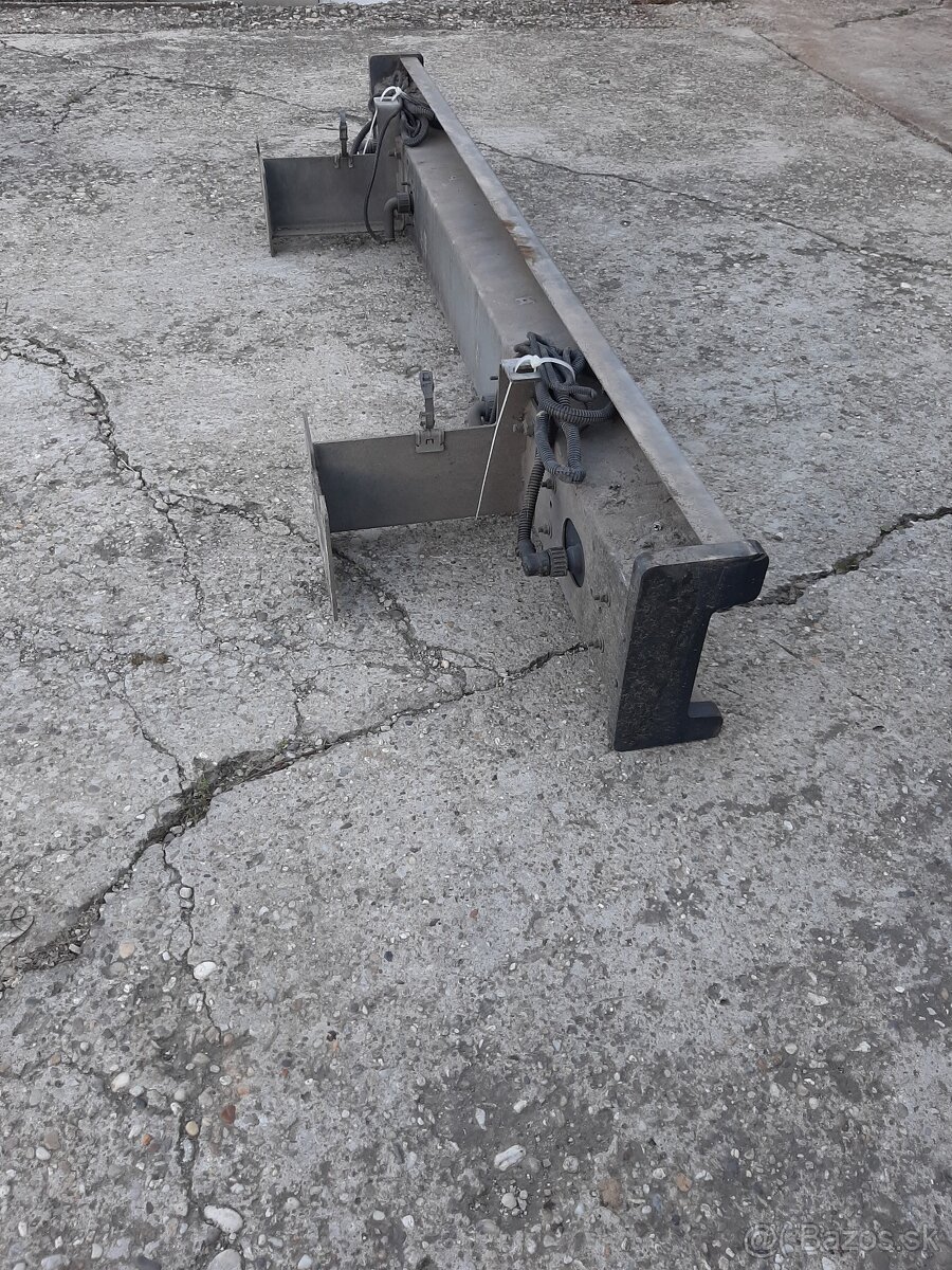 Zadný náraznik na valnik+stupak