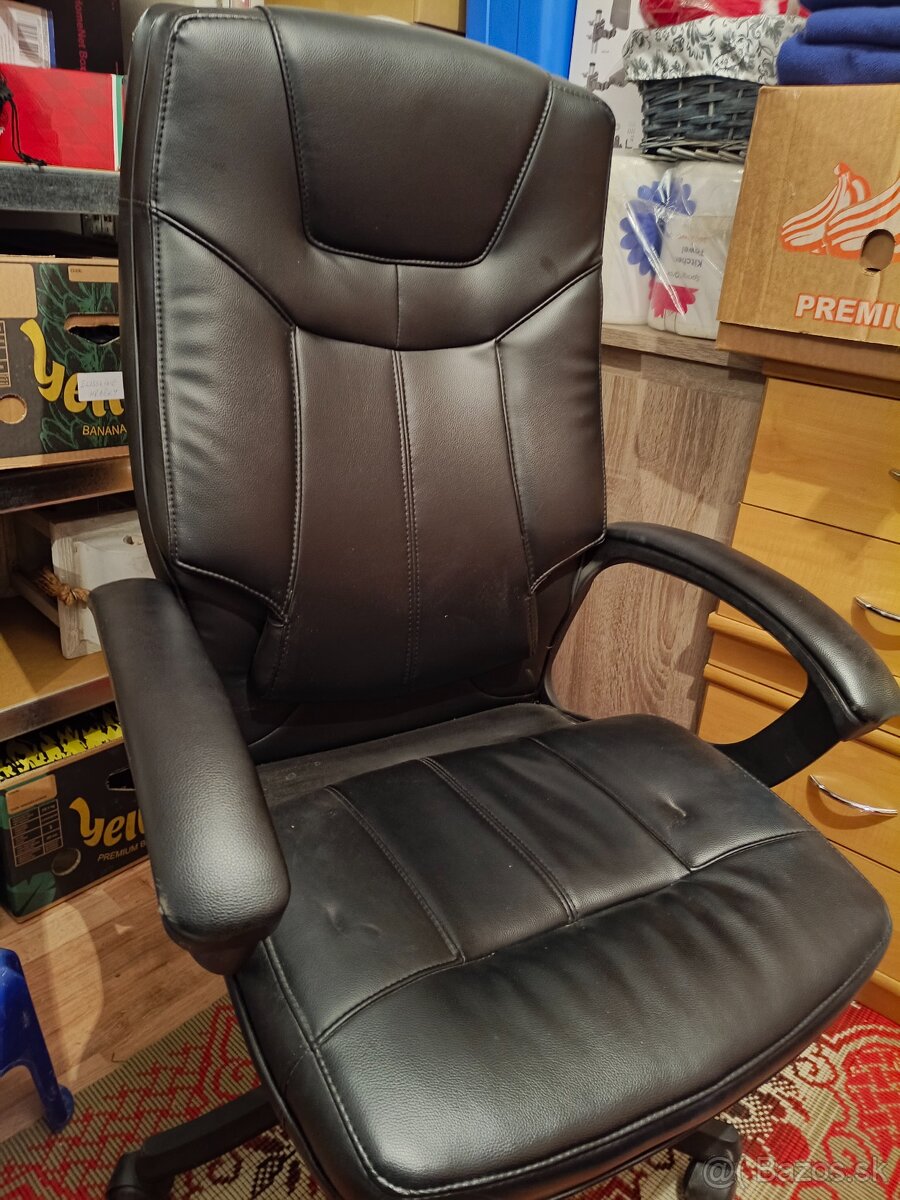 Predám PC hraciu stoličku k počítaču