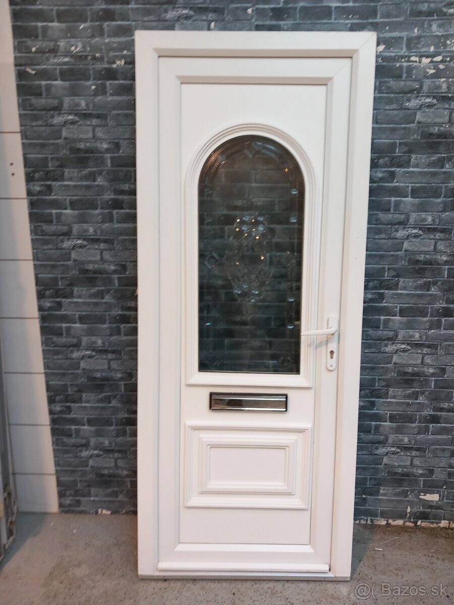 Plastové dvere č.189. 84x206cm P