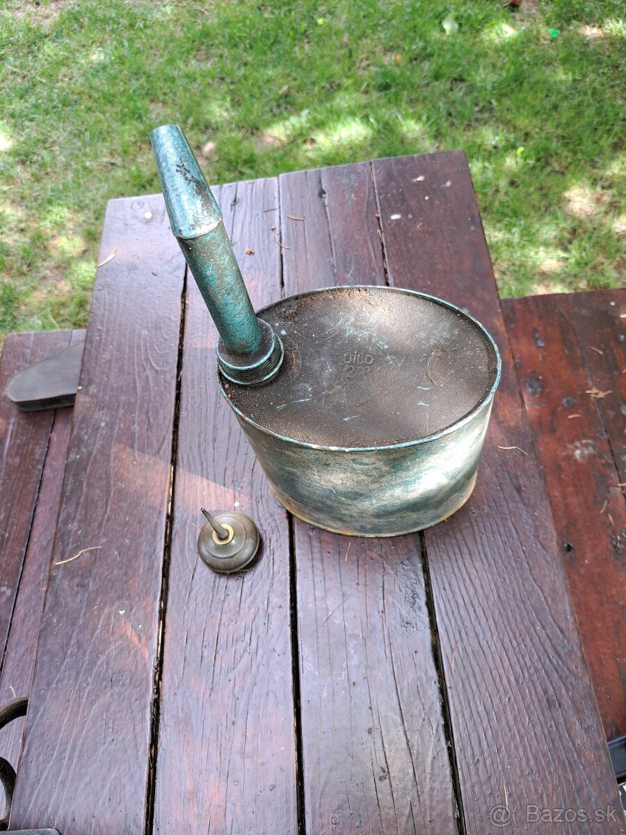 DVE O L E J N I Č K Y.