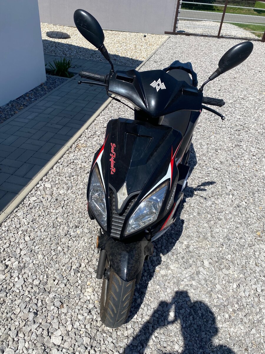 Adamoto starfighter 125