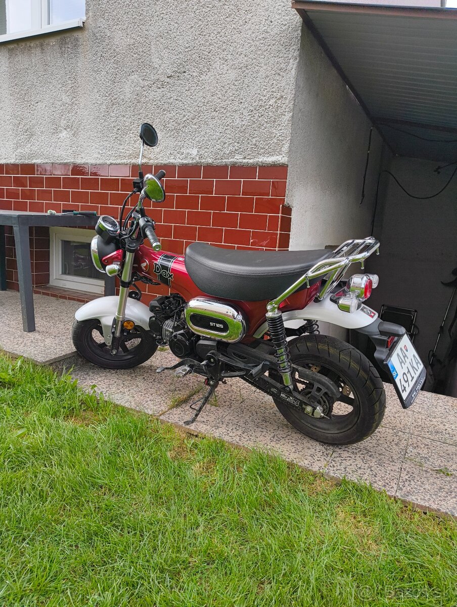 Honda dax st 125