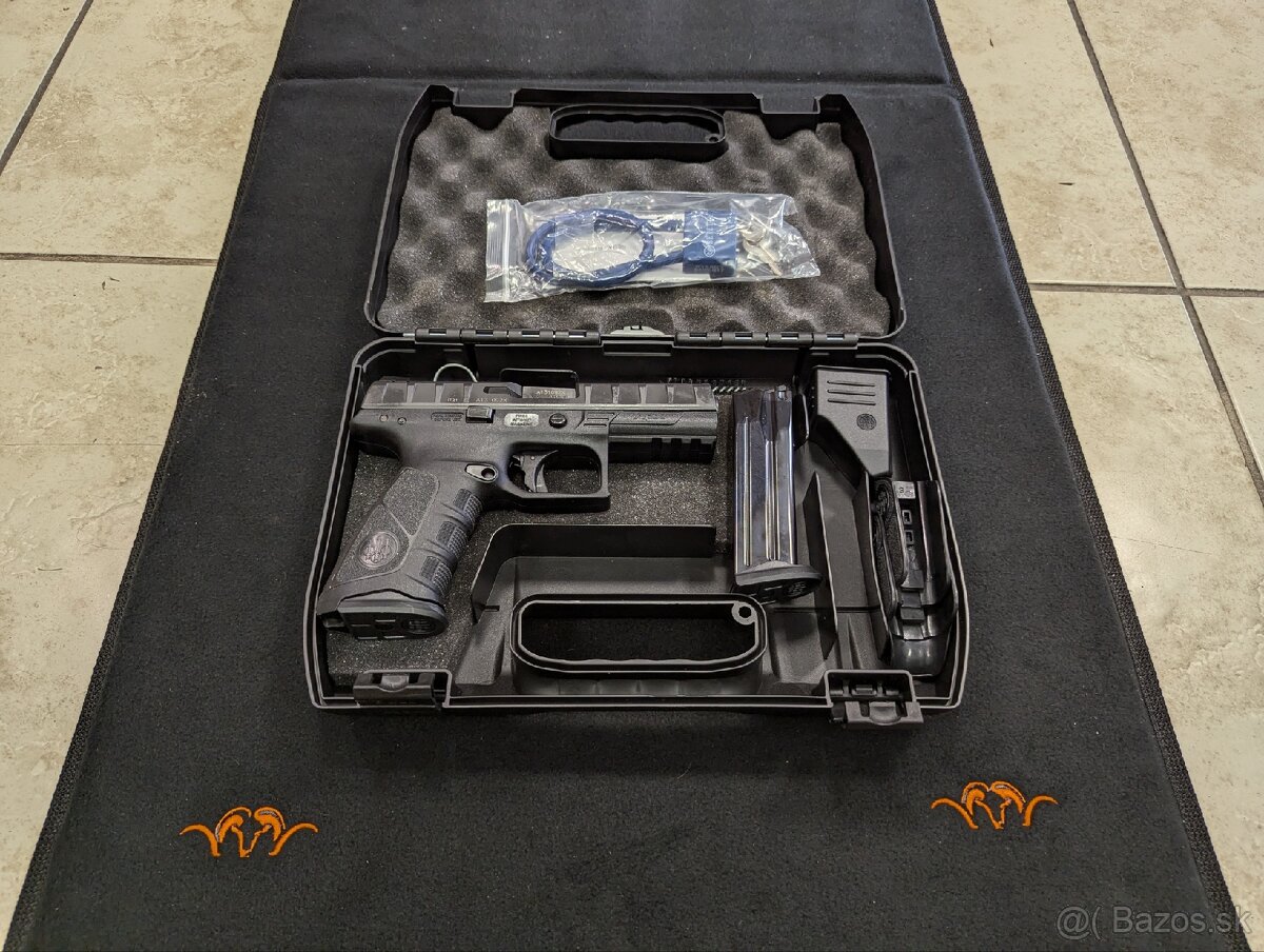 Beretta APX
