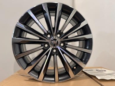 original alu kola škoda Karoq r18 Trinity 57A07149