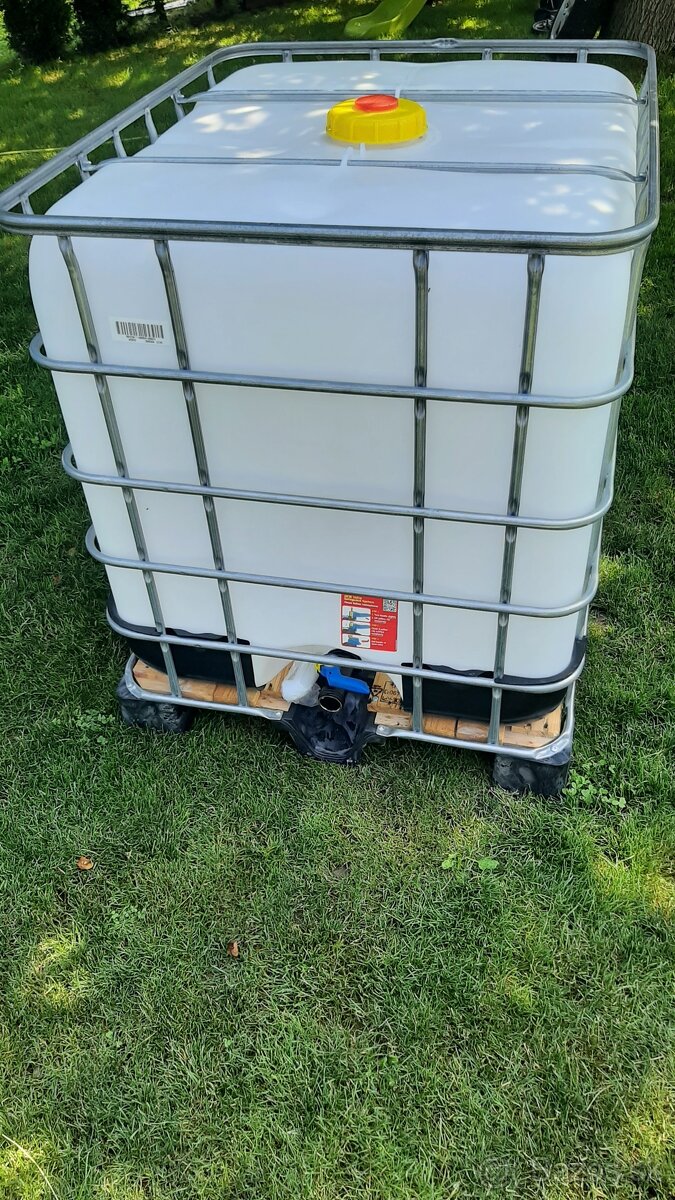 Ibc kontajner nadrz na vodu 1000L