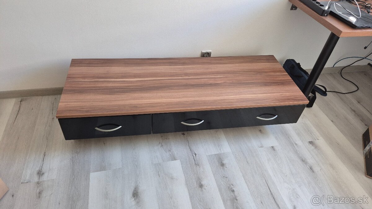 Skrinka pod tv