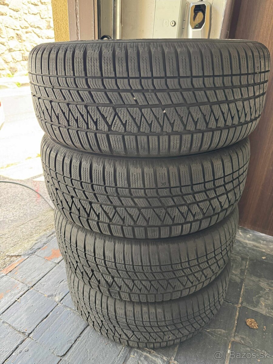 Predam 4ks Zimne pneu KUMHO 255/55 r19 111V SUV
