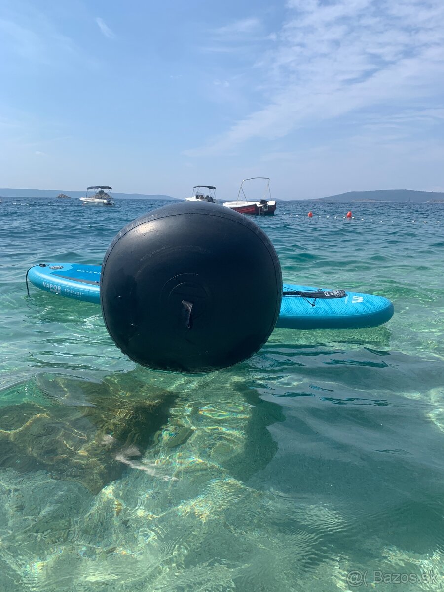 Bója pre lode na parkovanie