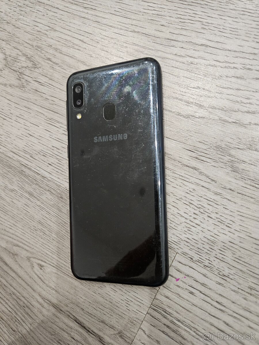 Samsung galaxy a20s..ma rozbity displej..