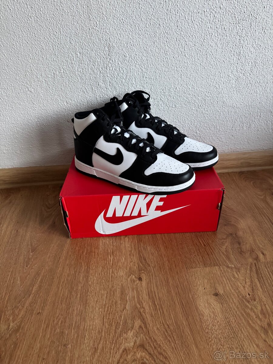 Nike Dunk High “Panda”
