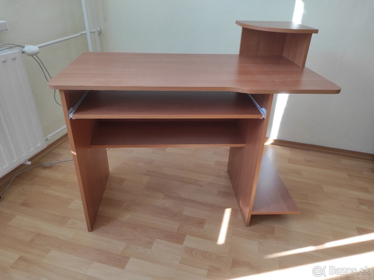 Stôl pre PC